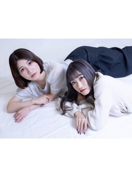 Mu-te のオーガニックカラーは、温熱効果でほんのり温かい。塗布した時のひんやり感を軽減いたします。