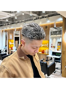 ルースト 渋谷店(ROOST) ホワイトメッシュ×極道パーマ