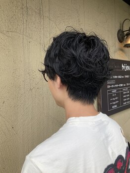 学生からビジネスマンまで幅広く対応◎再現性を重視した似合わせスタイルで日々のスタイリングも楽々に！