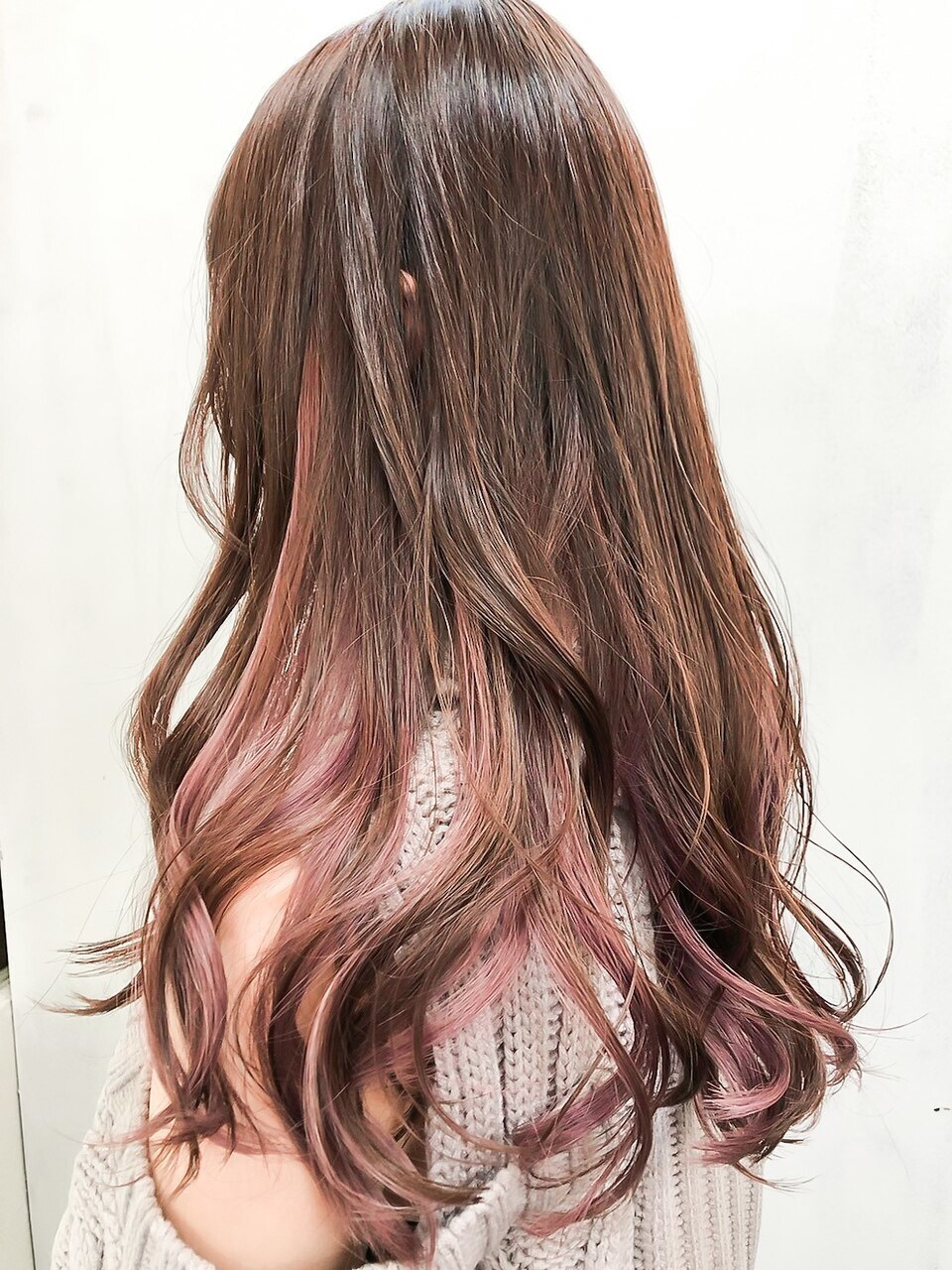 2026年夏】ロング インナーカラーの髪型・ヘアアレンジ｜人気順