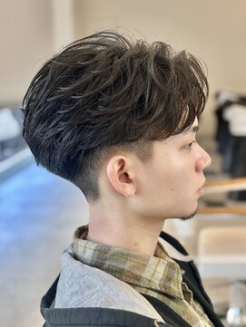 大分ニュアンスパーマセンターパートフェザーパーマ毛流れパーマ