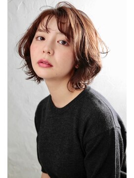 アルティプレジール(ALTI PLASIR) 角を切り落とした、丸みのあるボブ。