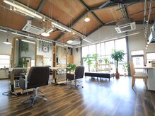 シオン ヘアアンドメイク(Shion)