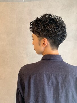 エルモナ(Elmona) カジュアルハードパーマスタイル