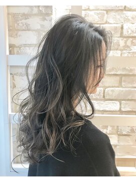 グロウ 赤羽(grow) 柔髪　くすみアッシュバレイヤージュ【grow赤羽】