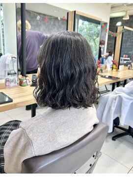 ラウル(Laulu) コテ巻き風パーマ◎