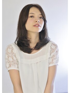 クオン(kuon) モードなセミロング