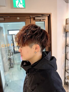 コワファーストナガサキシャンプーボーイ(COIFF1RST NAGASAKI SHAMPOO BOY) ツイストスパイラルパーマ　ハイライト　メッシュ　長崎　メンズ