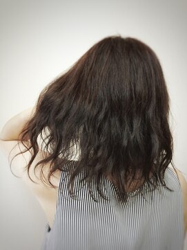 ルッソカナン(Lusso canaan) ダークブラウン/暗髪/ナチュラルパーマ