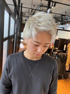 ナンバー エリュン 秋田店(N°Elune) ホワイトカラー