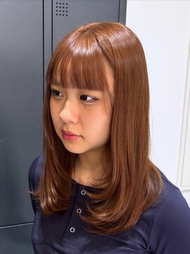 イリ 大阪(ili) レイヤーカット×ブラウンカラー