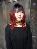 デコ(DECO)&nbsp;伸びても気にならないデザイン× ミディアムハッシュカット