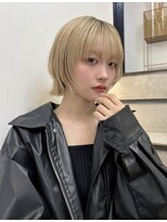 トルネード(TORNADO)&nbsp;海外レイヤーミニボブ 切りっぱなし ハイトーンベージュ t1121