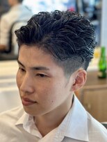 ゼロスバーバー(0's BARBER SHOP)&nbsp;バーバースタイル/ビジネスヘア/メンズパーマ/ナチュラル/毛流れ