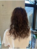 強めロングのボリュームスパイラルパーマ