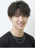 ゆるやかツイストパーマツーブロックショート