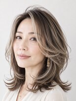 サーカス バイ ビュートリアム 青山(CIRCUS by BEAUTRIUM) 40代50代 白髪ぼかしくびれミディアムレイヤーカット 脱白髪染め