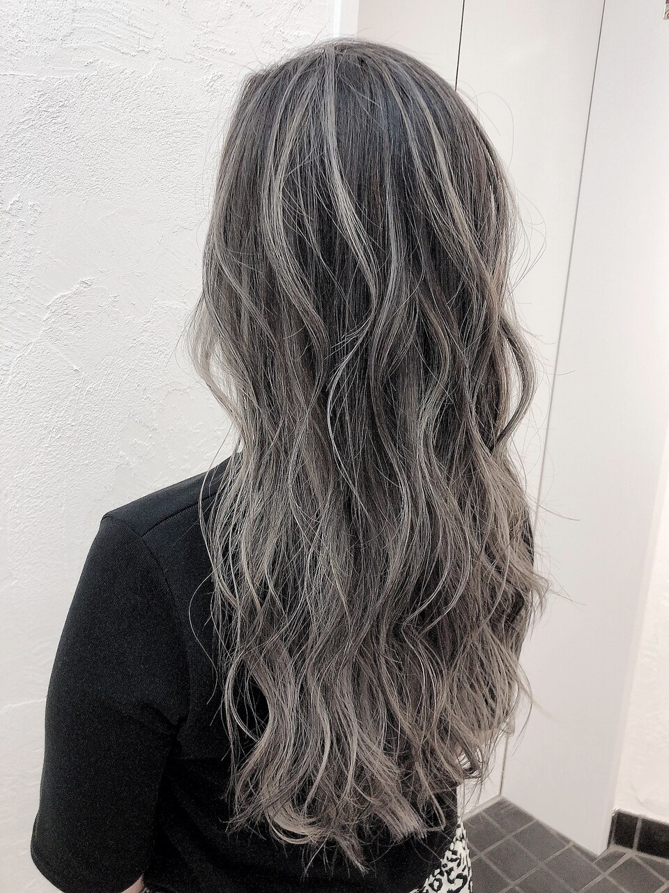 シルバーグレー＊バレイヤージュ＊白黒ハイライトメッシュ：L039635536