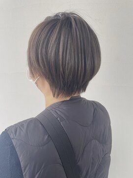 イロヘア 北岡崎店(ilo.hair) 白髪ぼかしハイライト×ショートカット