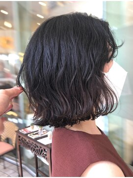 ニコン(NICOM.) 素敵なクセをいかした、ゆるふわボブ