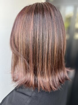 アンシュシュホワッツアップ(Anchouchou WHAT’S UP!?) 外ハネミディアム