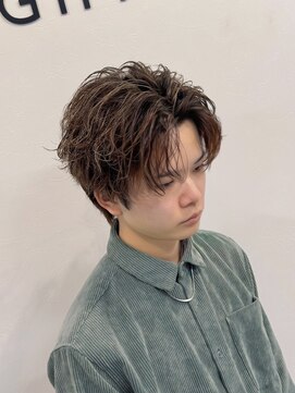 ブライト(BRIGHT) センターパート緩めスパイラルパーマ