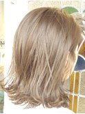 夏くびれ外ハネボブ切りっぱなしベージュハイライトカラー