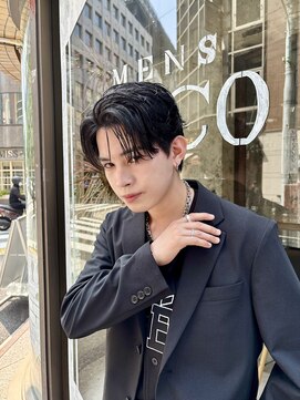 メンズココ メンズパーマ 韓国ヘア 日本橋店(MENS COCO) ビジネスマン必見色気抜群のセンターパート