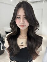 ヨロ 上野(YOLO)&nbsp;ハイライトカラーミルクティーベージュレイヤーカット