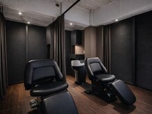 エレノア 目黒店(Eleanor)の雰囲気（仕切りのあるシャンプー台で至福のひと時を…全メニュースパ付き）