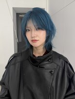 ノラ シンディ(NORA CYNDY) ターコイズブルー ブルーサファイア 水色カラー ハッシュカット