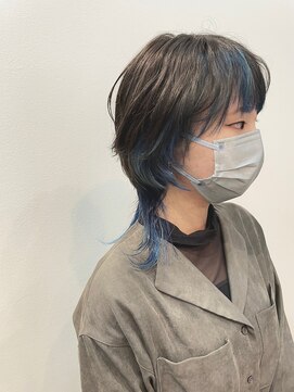 ノチ(Noci) 【和田寧々】ウルフカット/インナーカラー/エメラルドブルー