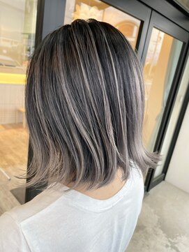 ウル(uLu.) 【立体感】グレージュバレイヤージュカラー☆