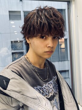 アルファ 新宿(alpha) サーフカール/ 刈り上げセンターパート/ブルーブラック[新宿駅]