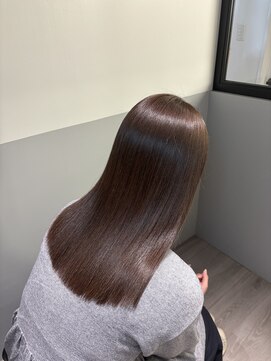 ジーニーホリエ(Geniee horie) ベージュよりのグレージュ