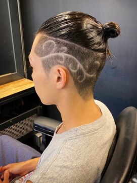 ビンゴ(BINGO) 1415ツーブロック刈り上げバリカンアート黒髪フェードマンバン