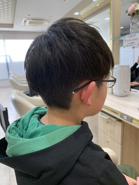 アッシュ 仙川店(Ash) キッズカット アシンメトリーツーブロックショート