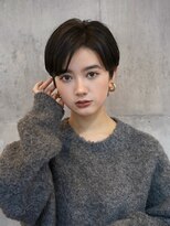 アイスバーグ(eyesburg)&nbsp;ハンサムショート斜めバング寒色黒髪カラーくすみカラー横顔美人