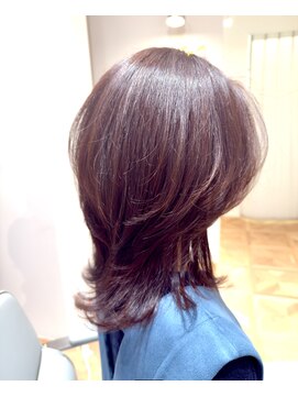 テカラ(tecara) 外ハネレイヤースタイル