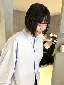 ハウ 心斎橋(how) 20代30代40代前下がりストレートラベンダーナチュラルボブ