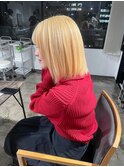 ホワイトブロンドワンレンミディアム/ケアブリーチ抜きっぱなし