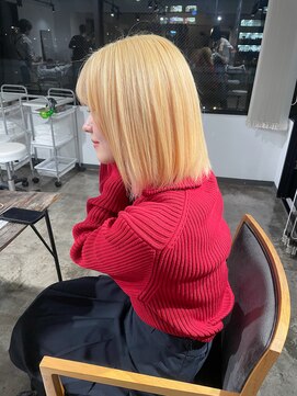 ニュート(Neut ) ホワイトブロンドワンレンミディアム/ケアブリーチ抜きっぱなし