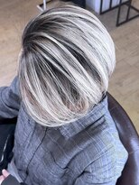 ブレイズヘアー(BLAZEhair)&nbsp;脱白髪染めホワイトバレイヤージュ１ヶ月後×ブリーチ３回