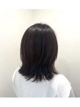 ゆりかんち くびれミディアムレイヤー