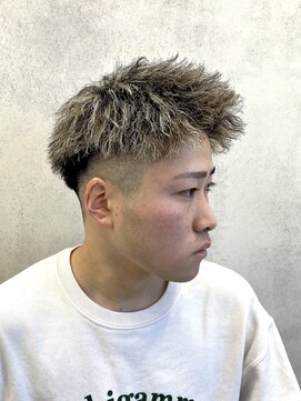 ルースト 西院店(ROOST) ツイストパーマ/金メッシュ/アップバング