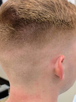 【11月リニューアルOPEN】米軍基地で磨かれた本物の技術！フェードもカジュアルもキマる、男を上げるサロン