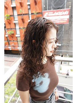 シィーム(cime) ロングクルクルパーマ