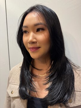 ロングレイヤー ナチュラルレイヤー ストレートヘア 髪質改善