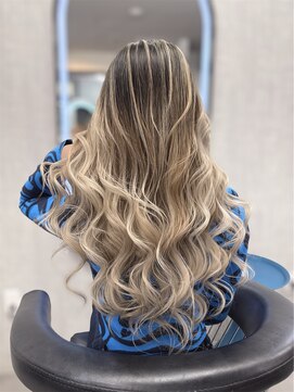 ラニシス ヘアー(Lanisis Hair) ホワイトバレイヤージュスタイル