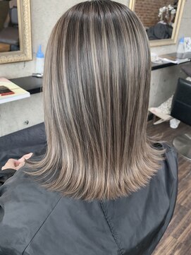 モルト 麻生(molt) バレイヤージュ ボブ